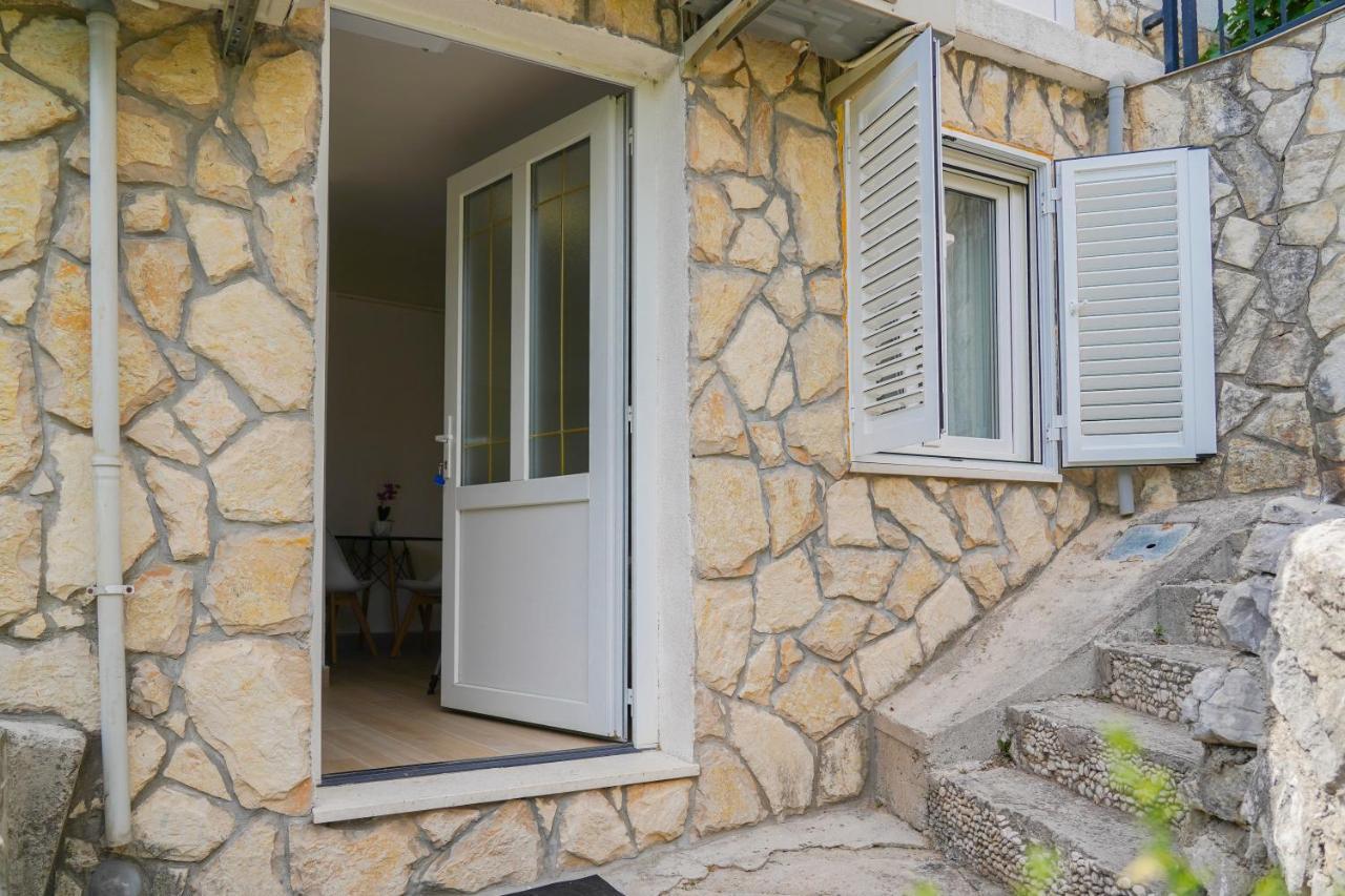 Отель Studio Apartman Monika Башка-Вода Экстерьер фото