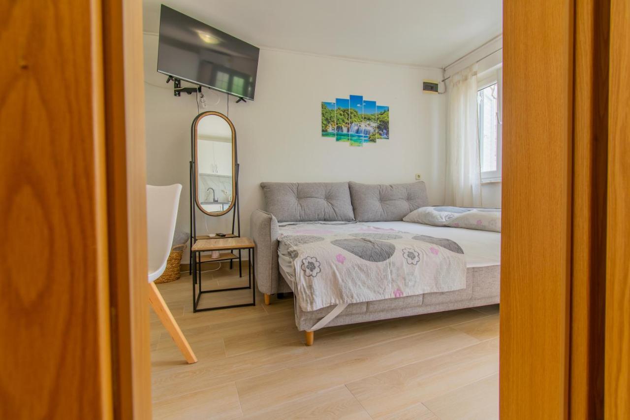 Отель Studio Apartman Monika Башка-Вода Экстерьер фото