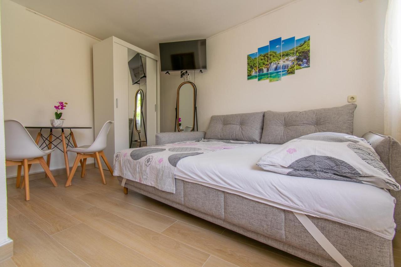 Отель Studio Apartman Monika Башка-Вода Экстерьер фото